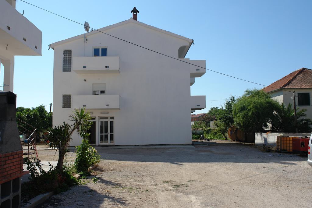 Apartments Lavanda Turanj Esterno foto