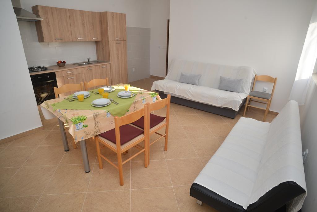 Apartments Lavanda Turanj Esterno foto