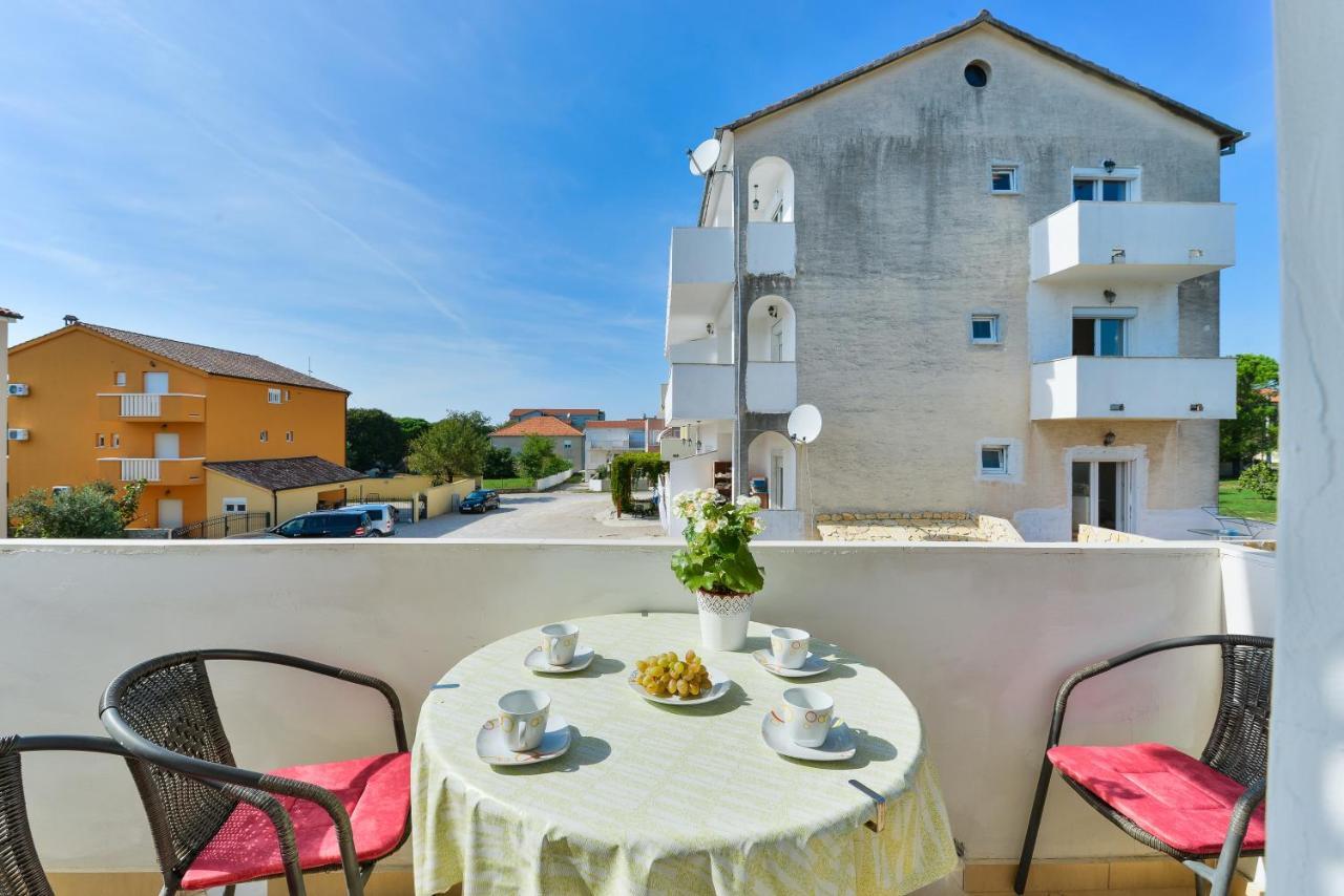 Apartments Lavanda Turanj Esterno foto